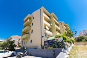 Отель Apartments Katic  Трогир